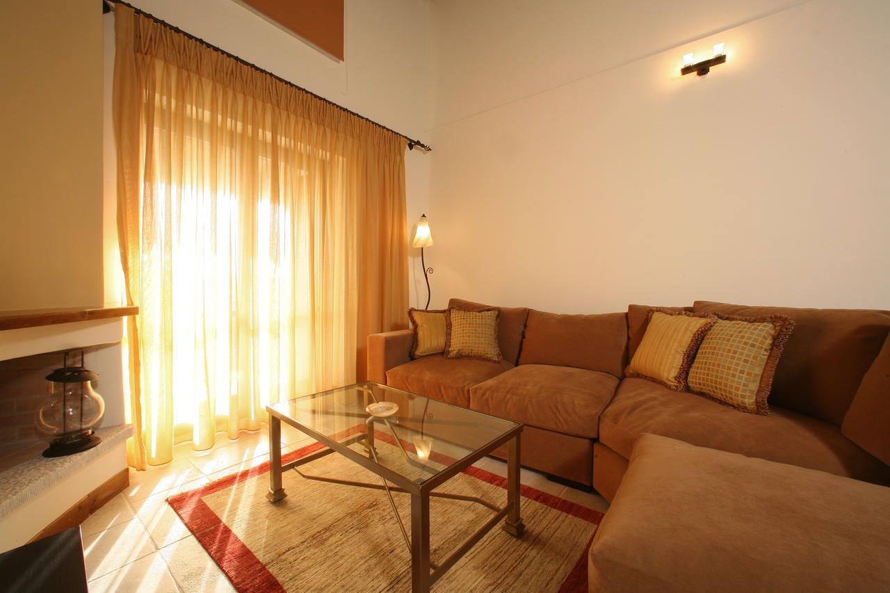 Arhontiko Parnona Hotel Karyes ภายนอก รูปภาพ