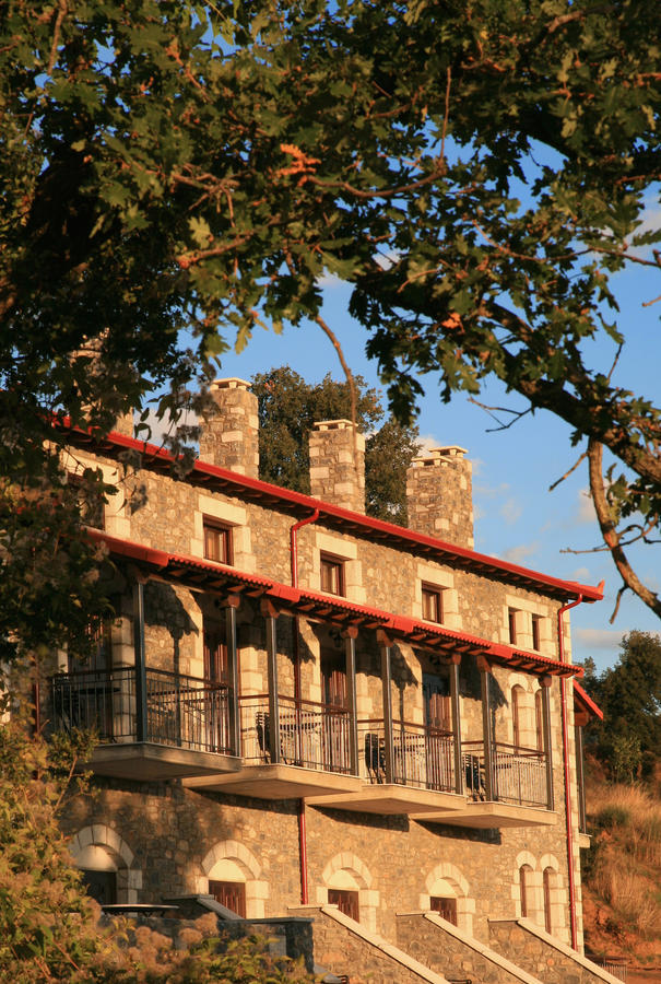 Arhontiko Parnona Hotel Karyes ภายนอก รูปภาพ