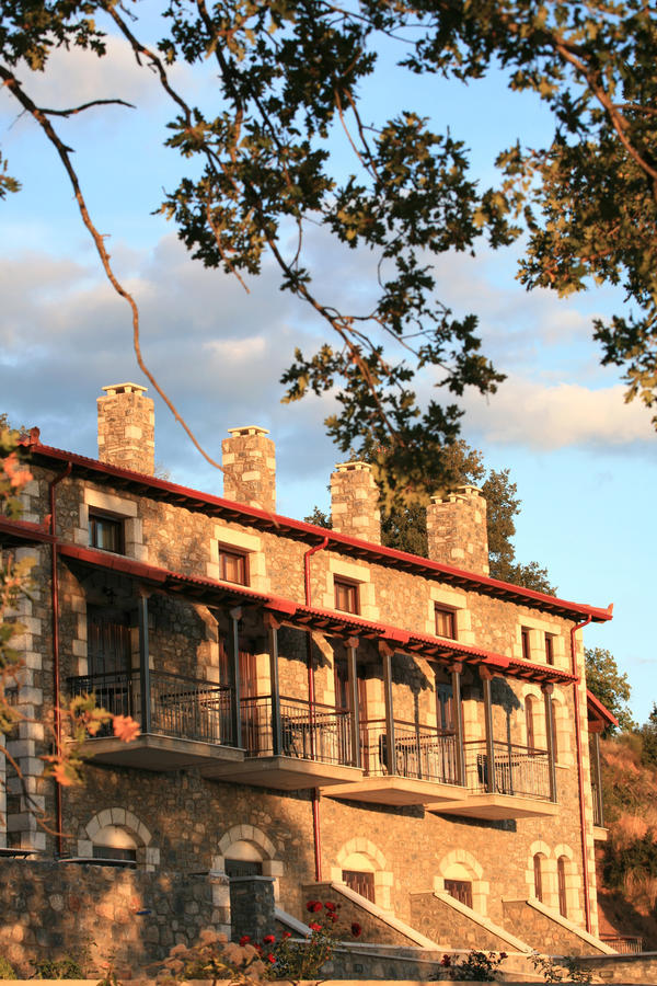 Arhontiko Parnona Hotel Karyes ภายนอก รูปภาพ
