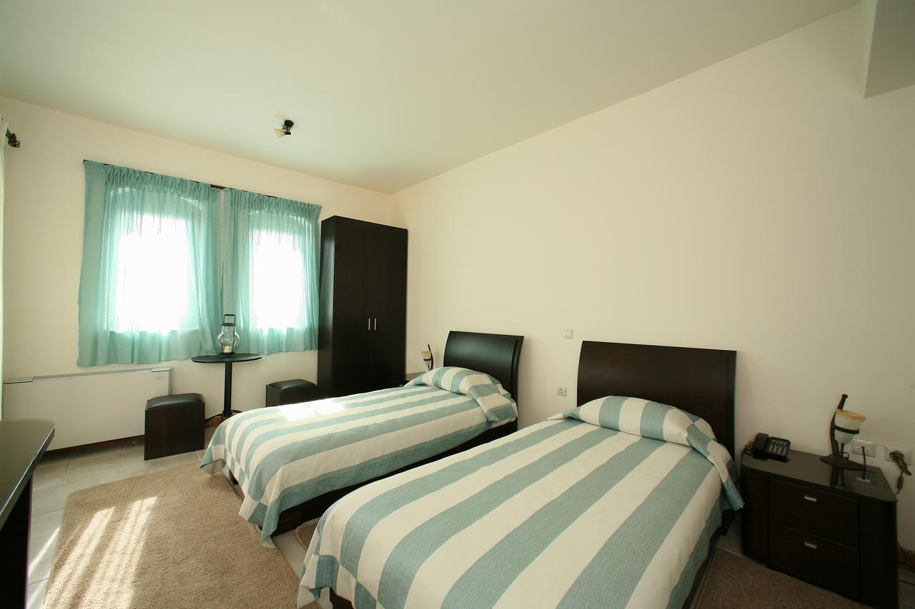 Arhontiko Parnona Hotel Karyes ห้อง รูปภาพ