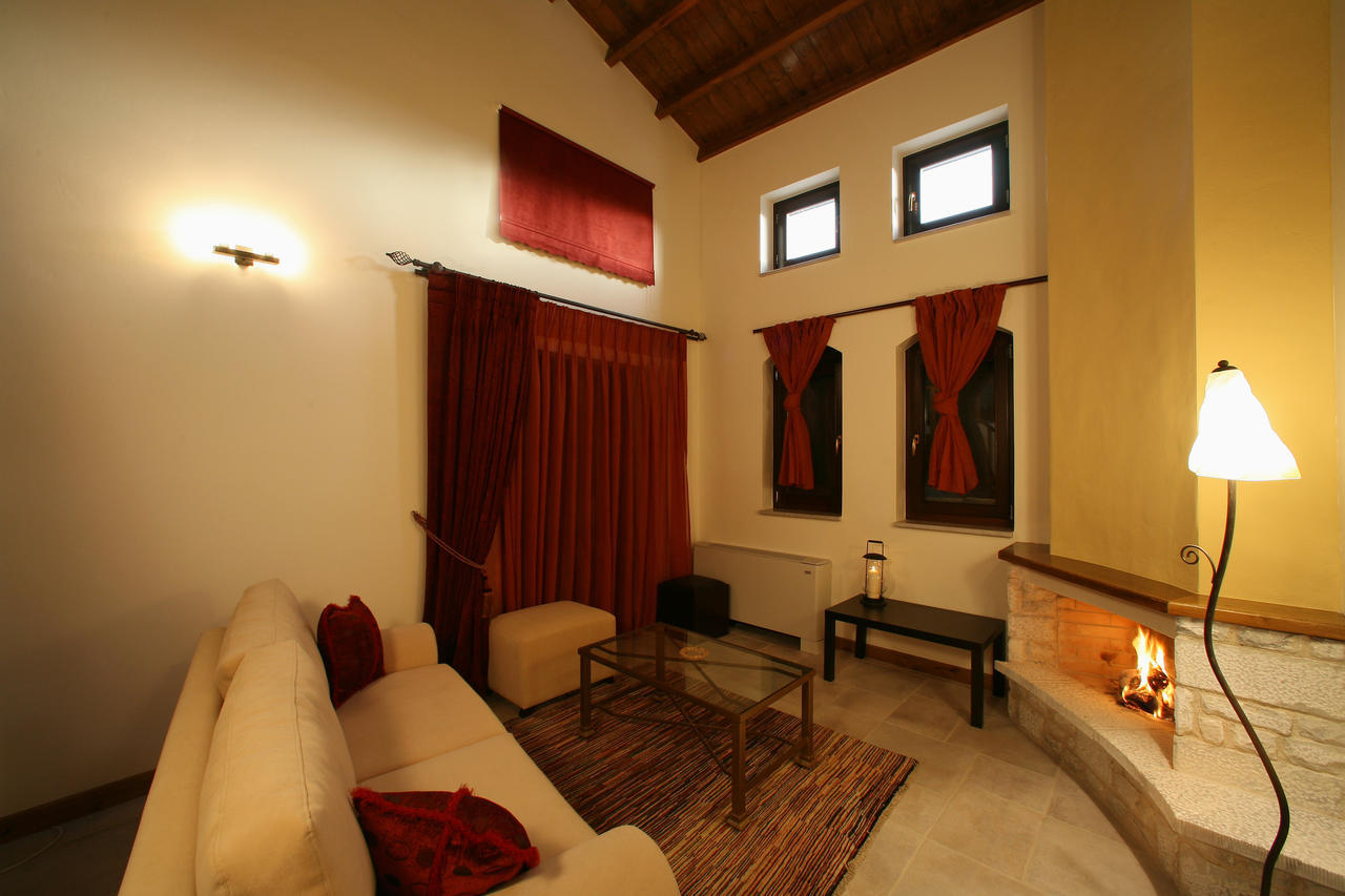 Arhontiko Parnona Hotel Karyes ห้อง รูปภาพ