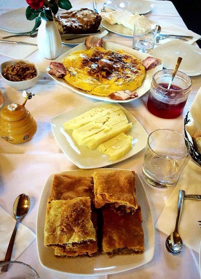 Arhontiko Parnona Hotel Karyes ภายนอก รูปภาพ